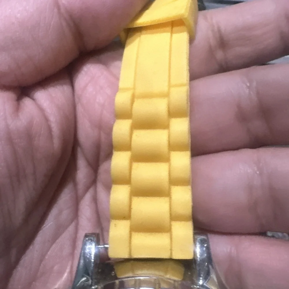 Works ROCAWEAR Mens Wristwatch Blue Dial Yellow Silicone Band Classic‎ 54mm Runs
